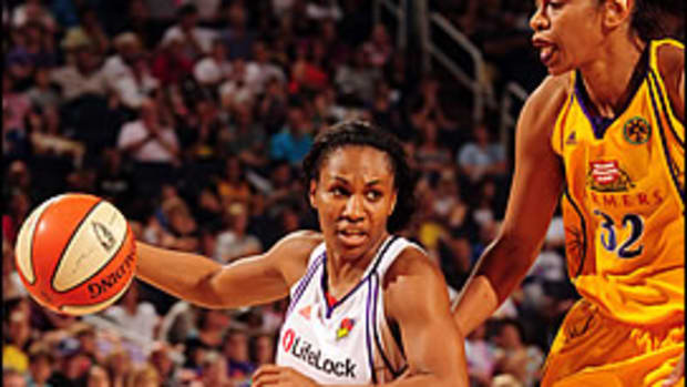 Top 10 Small Athletes: #8 Temeka Johnson